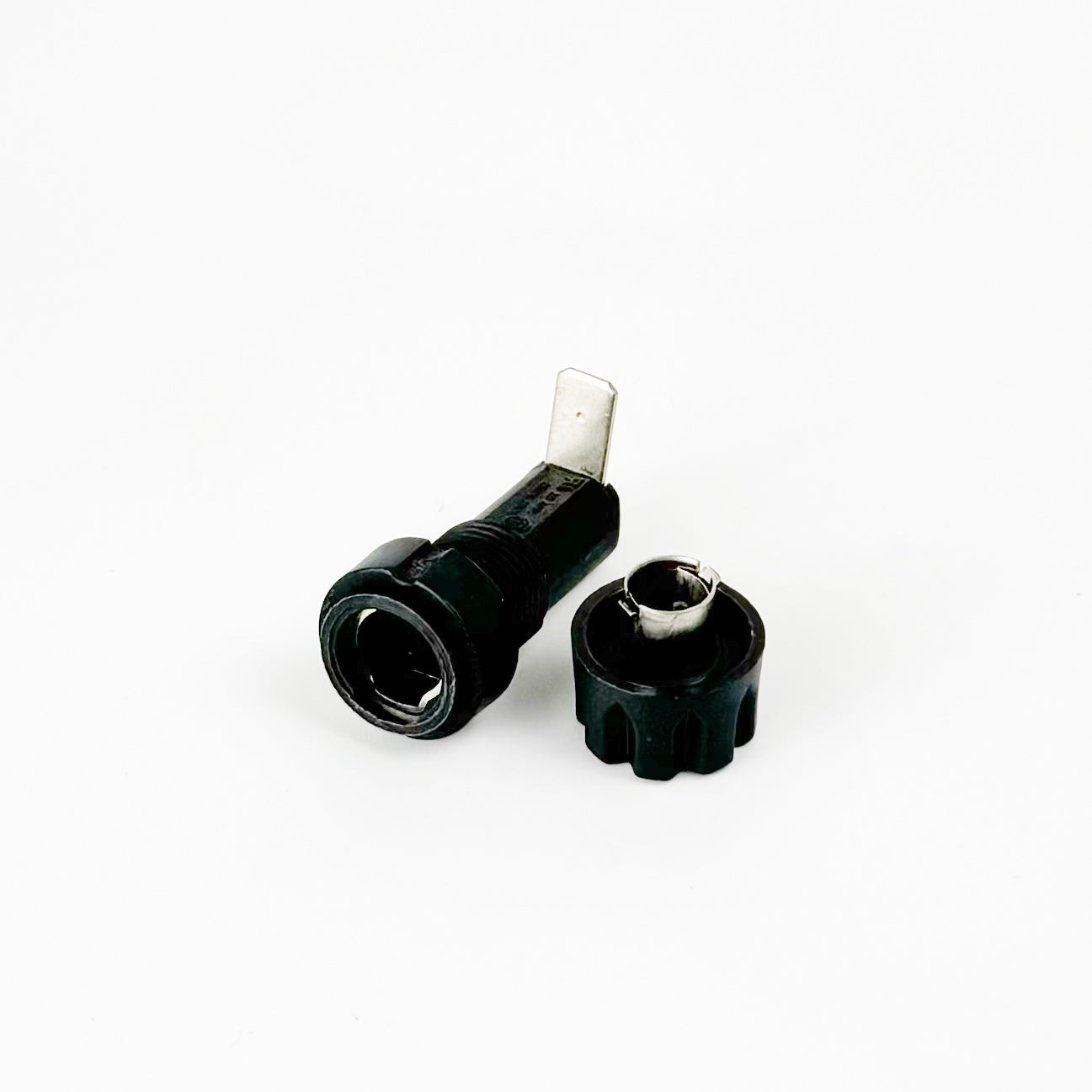 This 0.5 amp holder is used in many kilns to protect the control board from power surges.