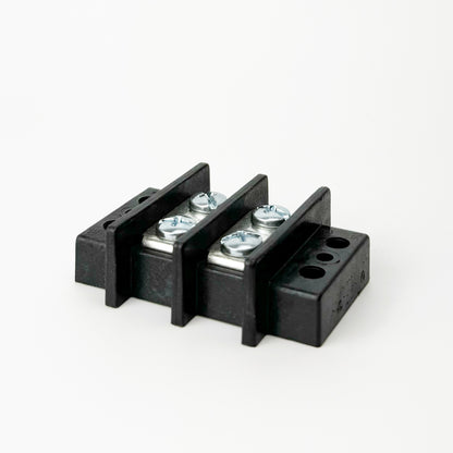 These power terminal blocks are commonly used in KM/KMT 1018, 1218, 1027, 1227. 2 pole power terminal block. 1 phase 208V or 240V. 