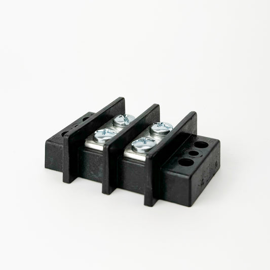 These power terminal blocks are commonly used in KM/KMT 1018, 1218, 1027, 1227. 2 pole power terminal block. 1 phase 208V or 240V. 