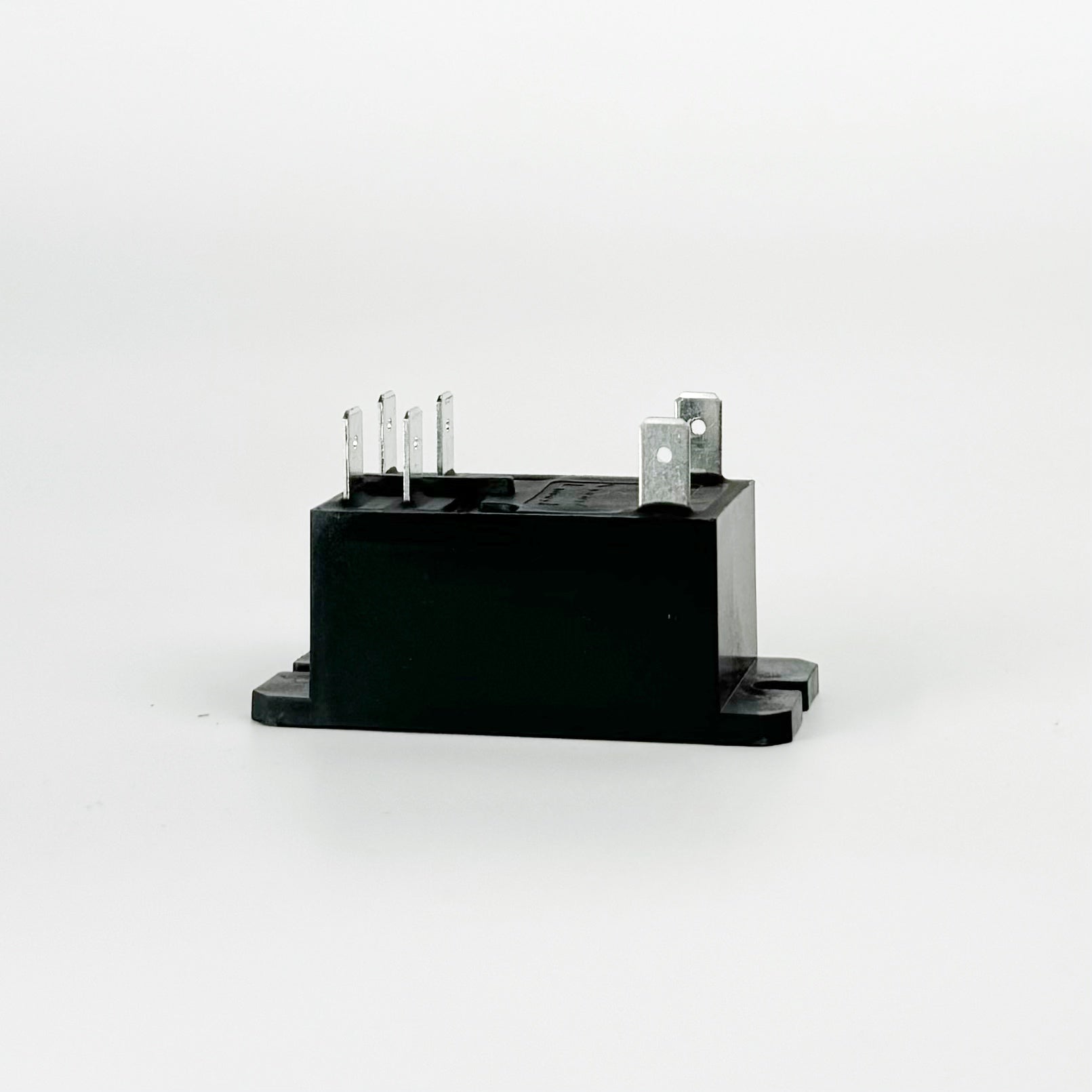 Skutt Kiln Black Relay. Skutt models. 
Skutt KM818, Skutt KM818-3, Skutt KM822, Skutt KM822-3, Skutt KM1018, Skutt KM1018-3, Skutt KM1022, Skutt KM1022-3, Skutt KM1027, Skutt KM 1027-3, Skutt KM 1218, Skutt KM1218-3, Skutt KM1222, Skutt KM1222-3, Skutt KM1227, Skutt KM1231, Skutt KM 1227-3, Skutt KMT 1227-3 PK, Skutt 1231-3 PK, Skutt 1427-3 PK, Skutt KMT-1627-3 PKLF, Skutt KM1627PK.