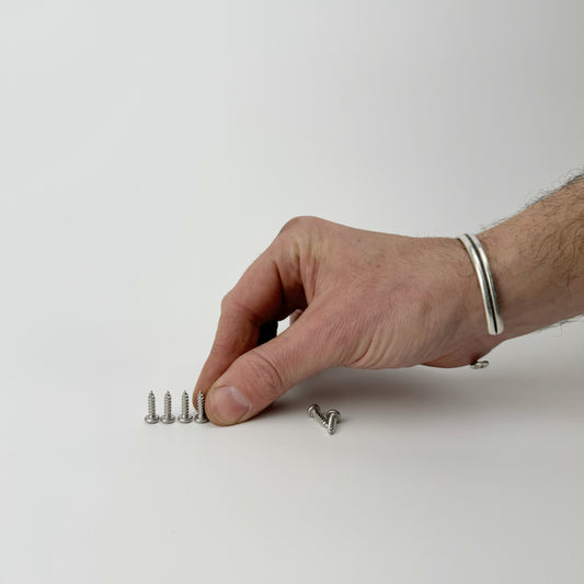 Standard sheet metal screws used on control box and exterior hardware on Skutt kilns.